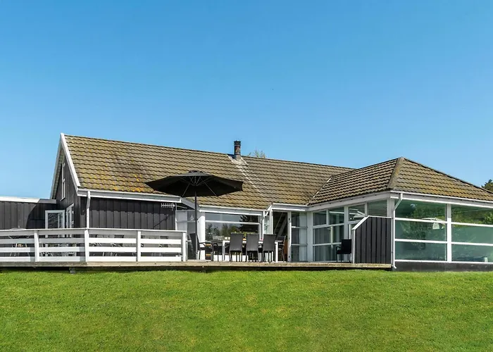 Stunning In With Sauna Semesterbostad Knebel
